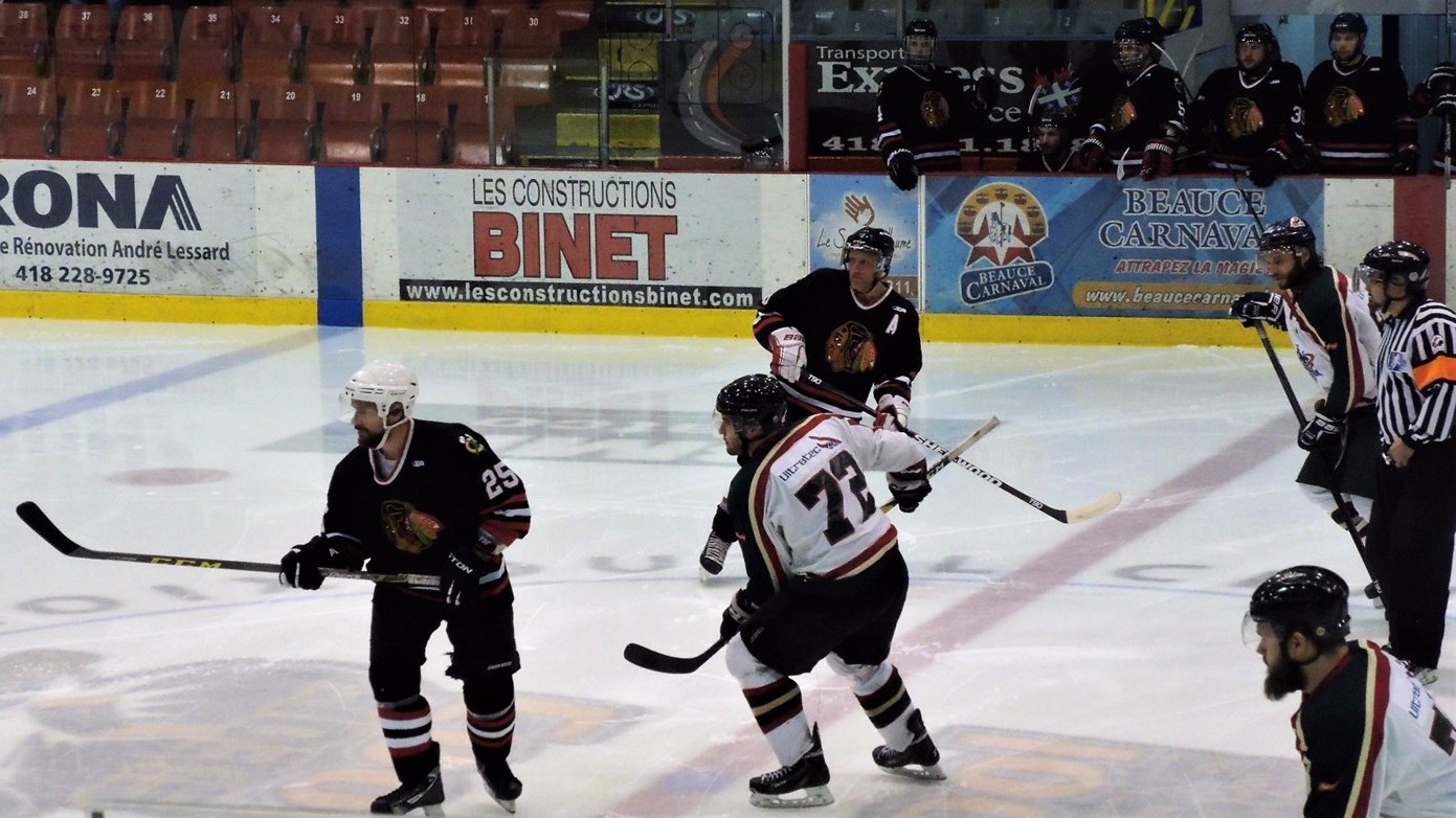 Le Danplex de Saint-Éphrem a remporté le premier match de la finale de la LHBBF au compte de 7-1 contre les Éperviers de Bellechasse.