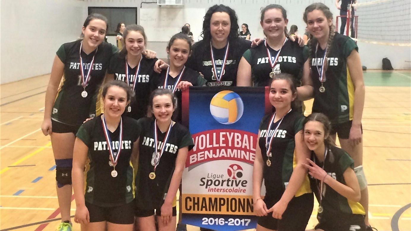 L'équipe féminine benjamine de volleyball de la Polyvalente Bélanger de Saint-Martin a remporté la finale du championnat de la Ligue sportive interscolaire.