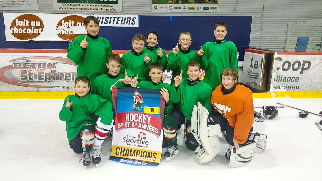 Succès du championnat de hockey primaire de la CSBE