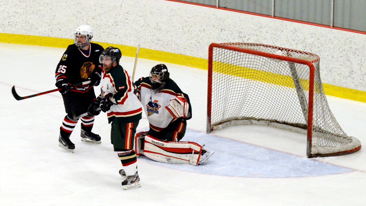 Le Danplex à une seule victoire du championnat de la LHBBF