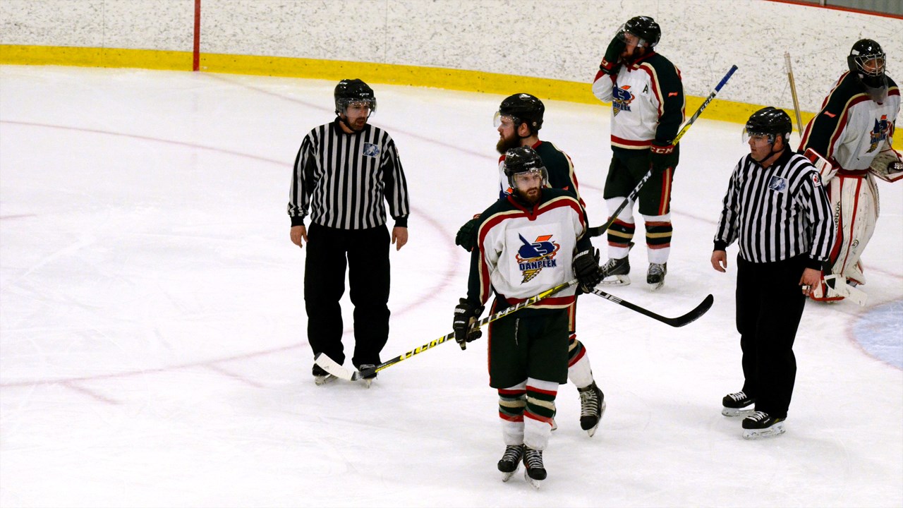 Le Danplex à une seule victoire du championnat de la LHBBF