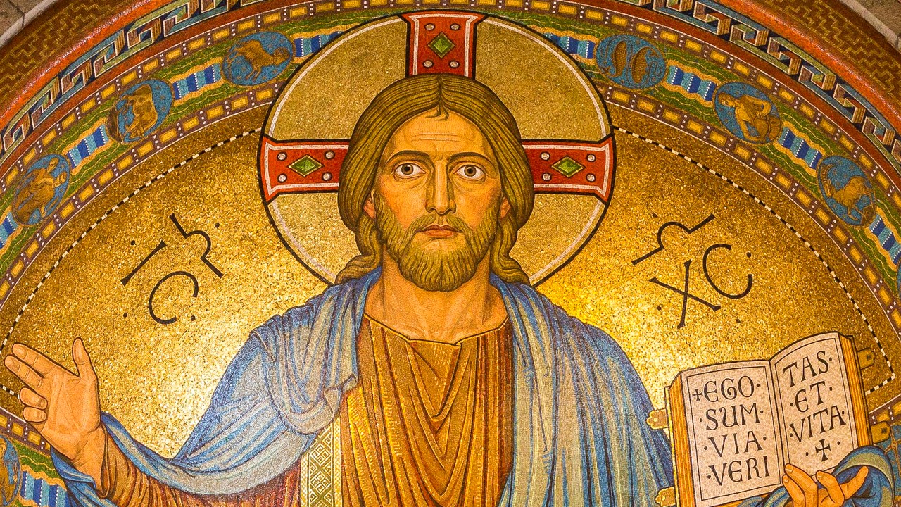 La fête de Pâques commémore la résurrection du Christ et symbolise le triomphe de la vie sur la mort.