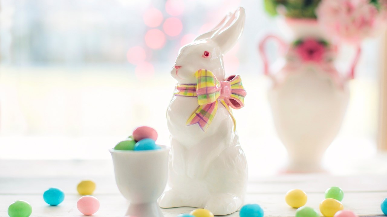 La tradition du lapin de Pâques est associée à des coutumes importées aux États-Unis par des protestants allemands.