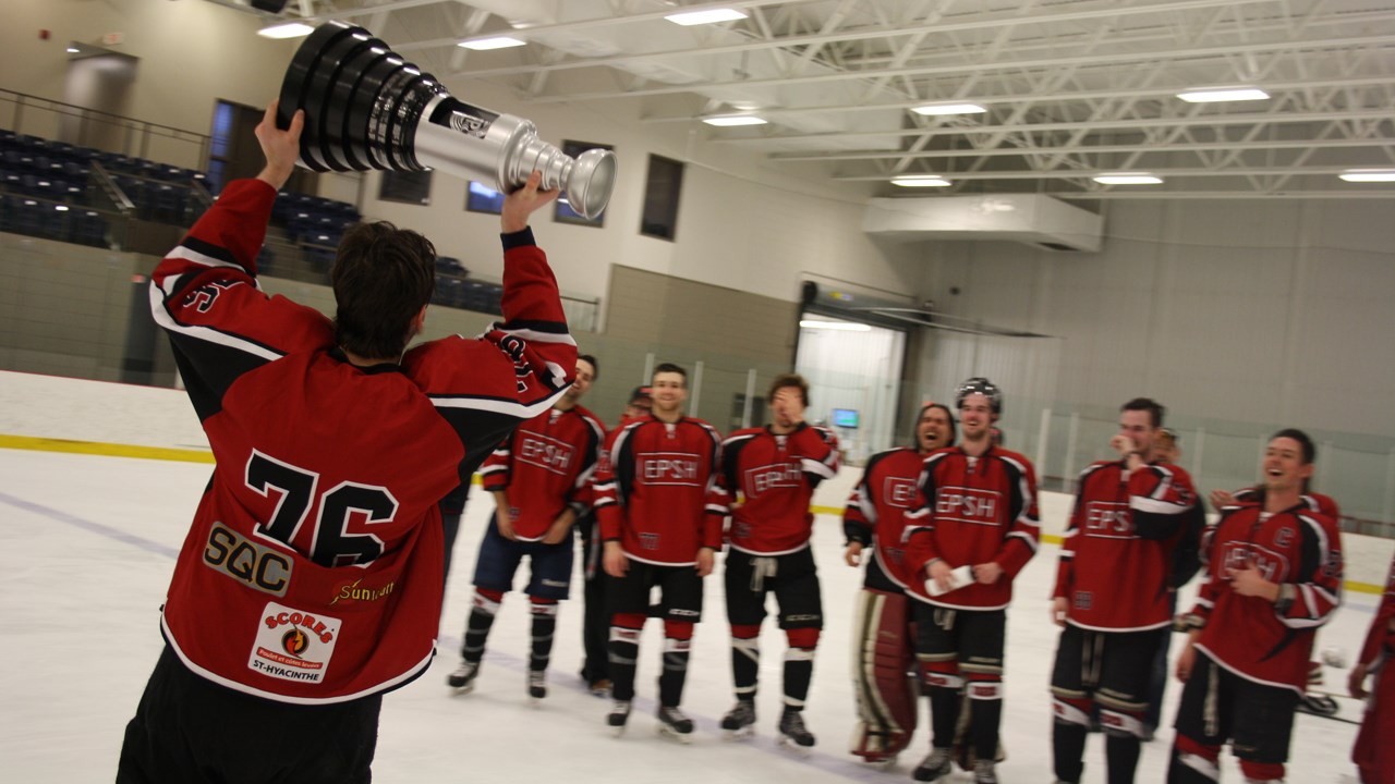 La CSBE s'incline en demi-finale au Rendez-vous provincial de hockey