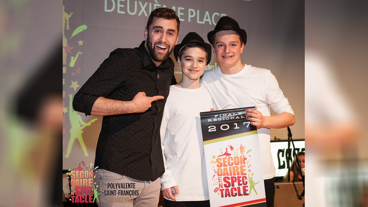 2e place Création partielle : Xavier et Joakim Julien (école secondaire Pamphile-Le-May) pour leur numéro « L’alliance des frères ».