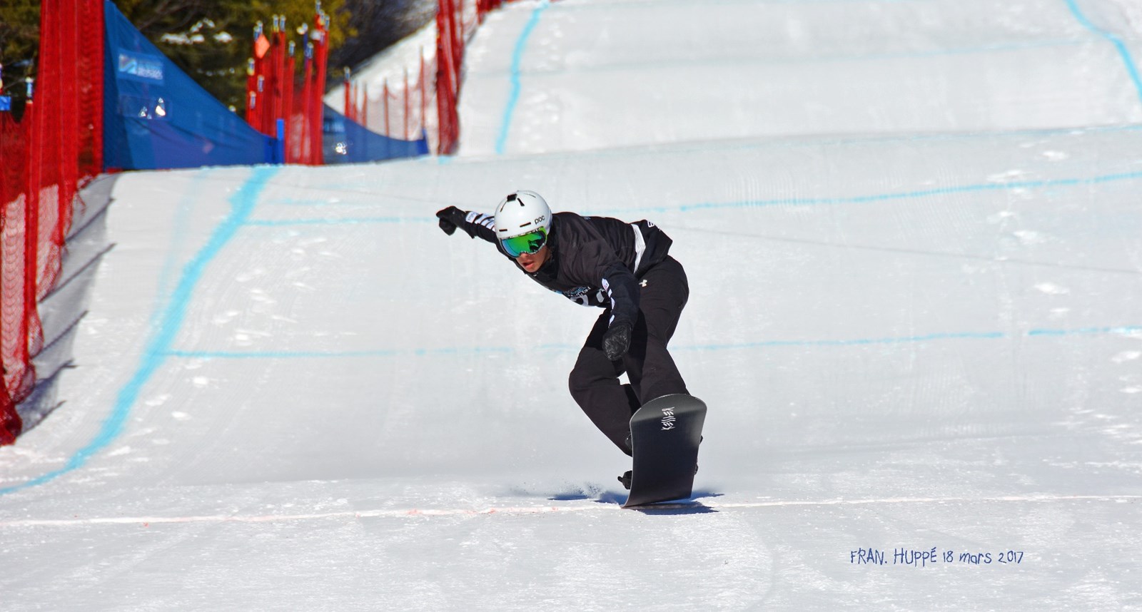 L'athlète de Sainte-Marie en snowboard cross Eliot Grondin.