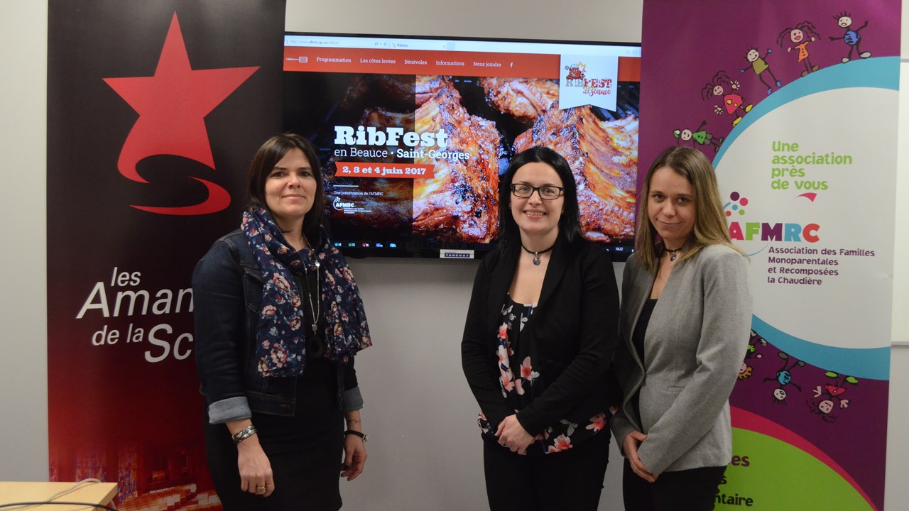 (De gauche à droite) Cathy Veilleux, qui représente les Amants de la scène, la directrice de l'AFMRC, Nancy Lacroix, et la présidente de l'AFMRC, Julie-Caroline Gagné, ont présenté les détails du RibFest en Beauce.