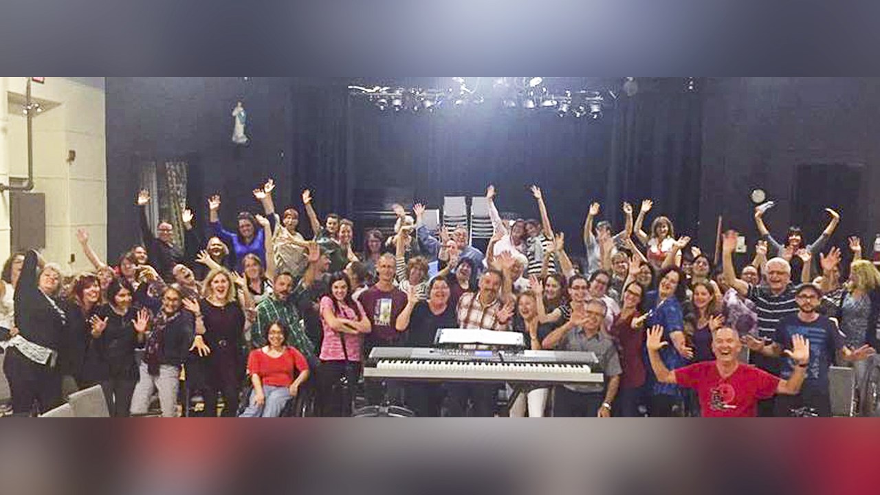 Le groupe vocal L'Écho beauceron se compose d'une soixantaine de choristes.