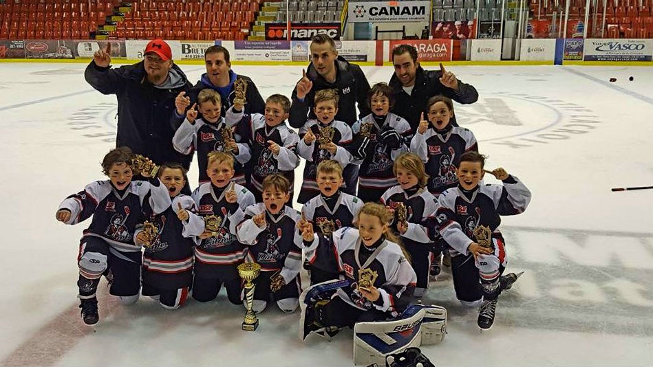 L'équipe des Patriotes Beauce-Etchemin 2009 lors du tournoi de hockey Challenge de Beauce AAA.