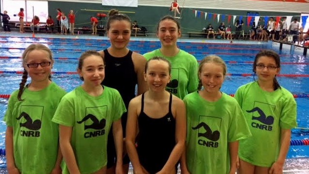 Les nageuses du Club de natation régional de Beauce (CNRB) lors de la compétition provinciale développement qui se déroulait à Thetford Mines les 22 et 23 avril derniers.