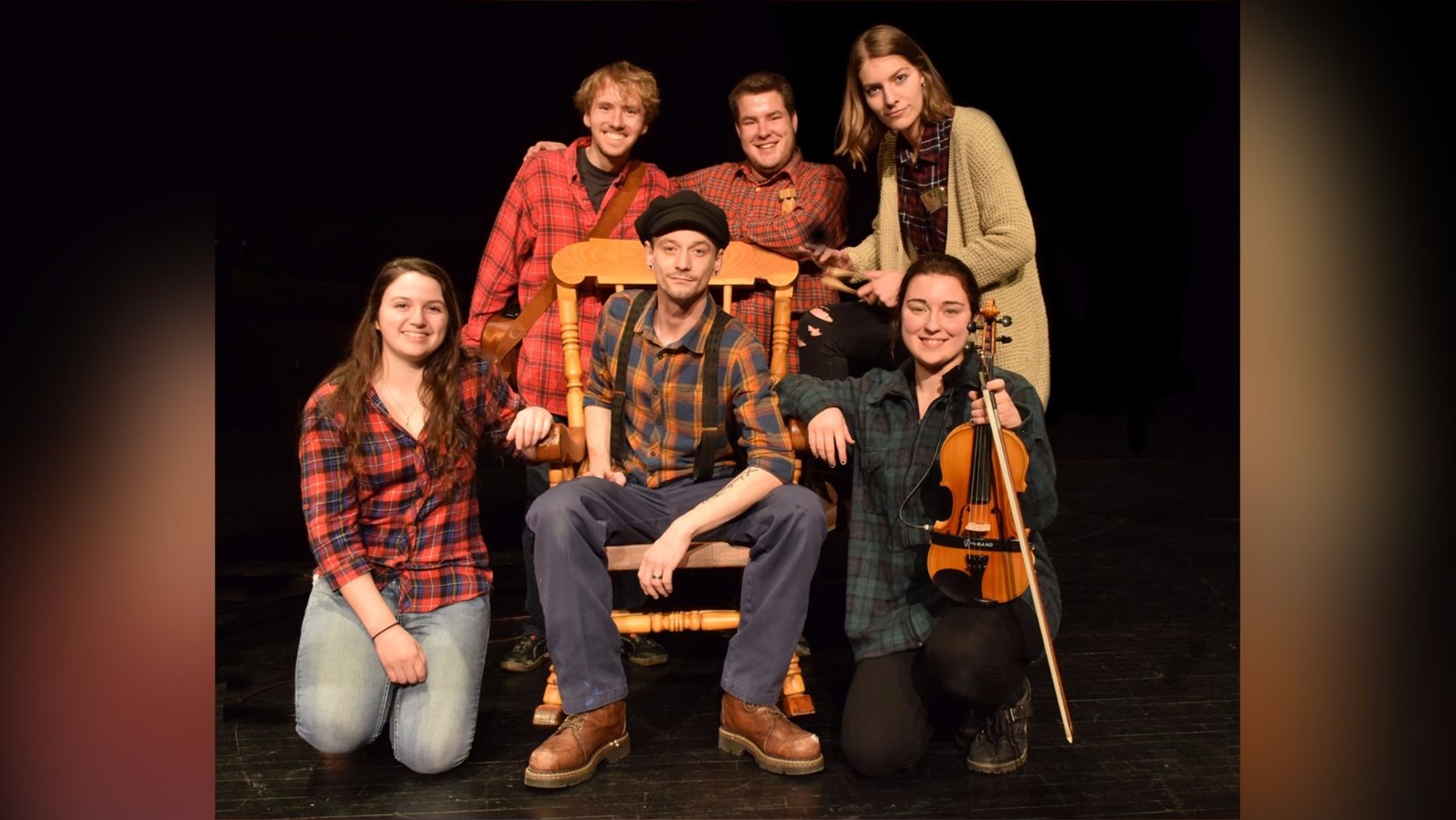 Le groupe Quidam, composé de Michaël Turmel, Stéphanie Veilleux, Stéphanie Cloutier, Émile Caron, Audrey Cloutier et Pier-Olivier Busque, représentait le Cégep Beauce-Appalaches lors de la finale nationale de Cégeps en spectacle.