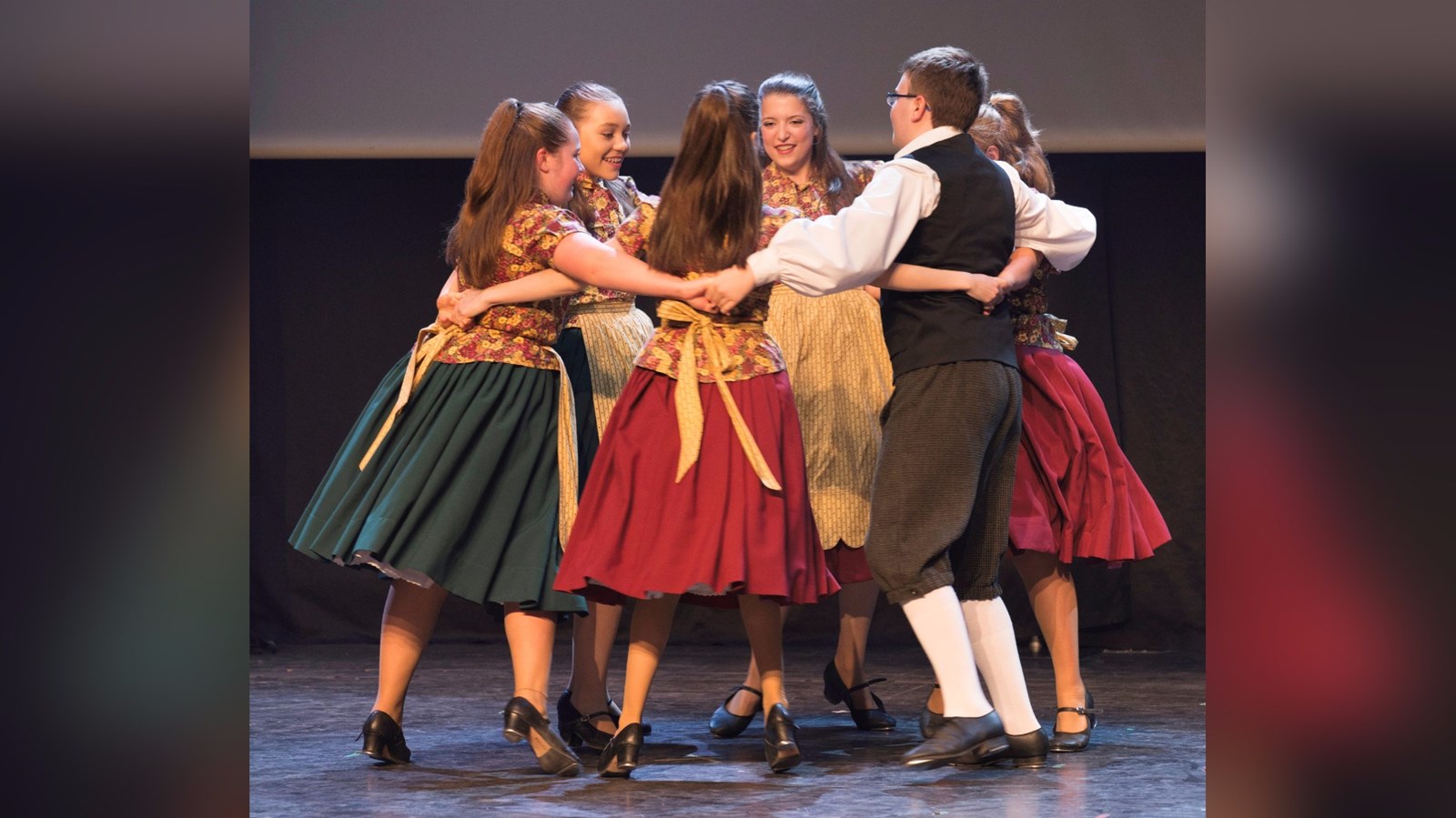 Le 41e spectacle annuel de l'école de danse Manigance de Sainte-Marie avait lieu le samedi 29 avril 2017.