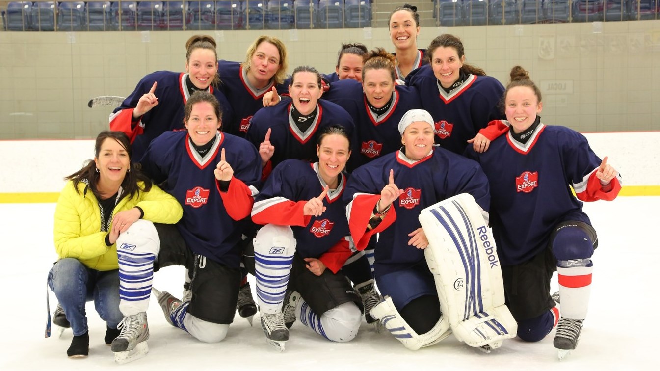 L'équipe Molsons Girls a affronté l'équipe ADN Communication en finale Participation. L'équipe Molsons Girls l'a emporté au compte de 4-3.