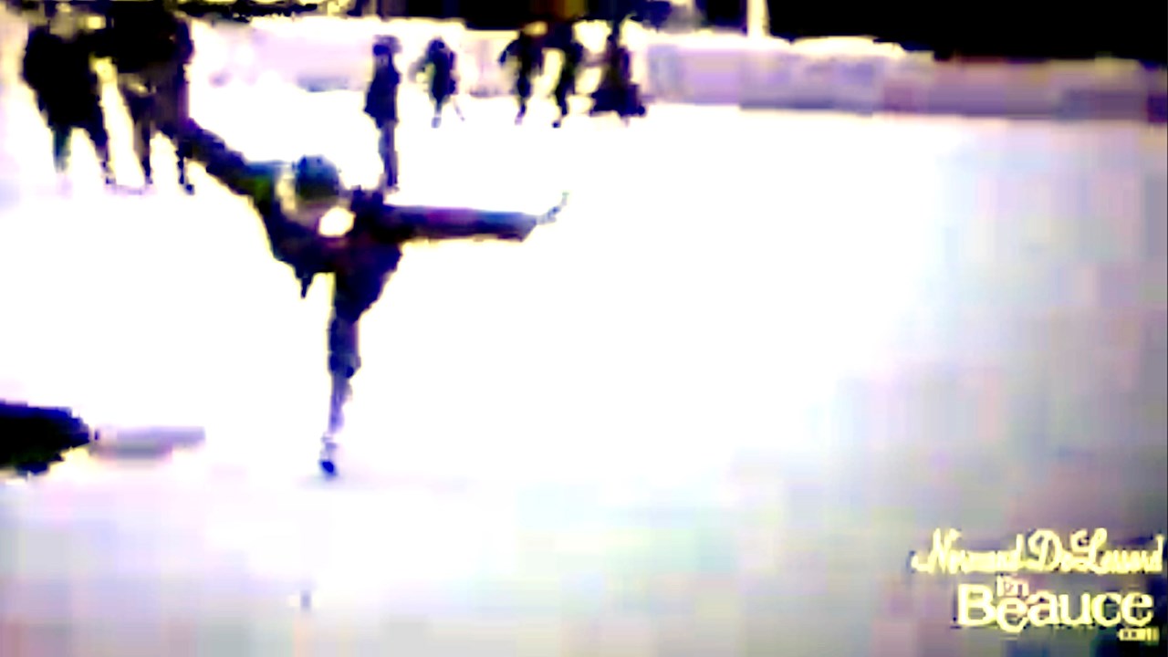 Normand DeLessard présente des images de la patinoire de la Guadeloupe dans les années 1960.