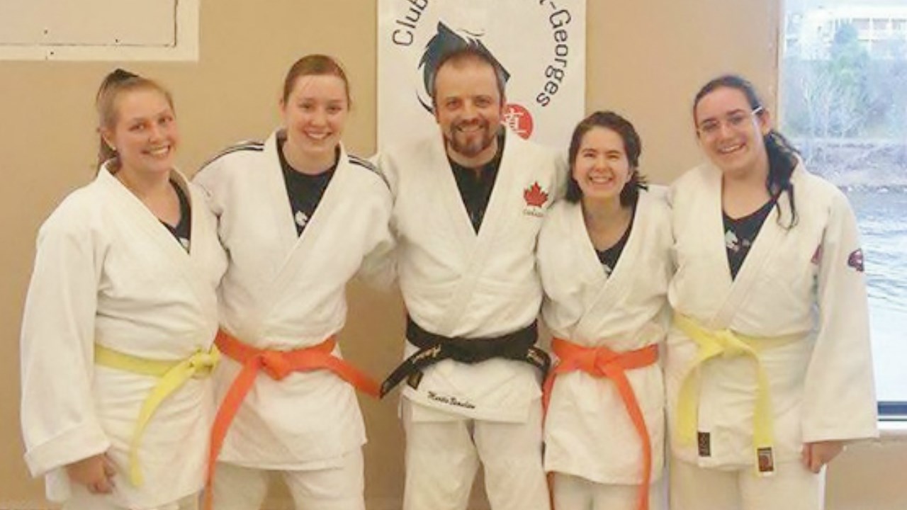 De gauche à droite : Stéphanie Morissette, Myriam Morissette, Martin Beaulieu, Audréanne Larivière et Cindy Cyr.