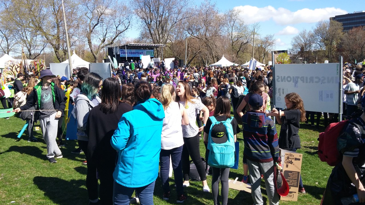 Un trentaine d'élèves de l'école des Deux-Rives participent à la Marche monde