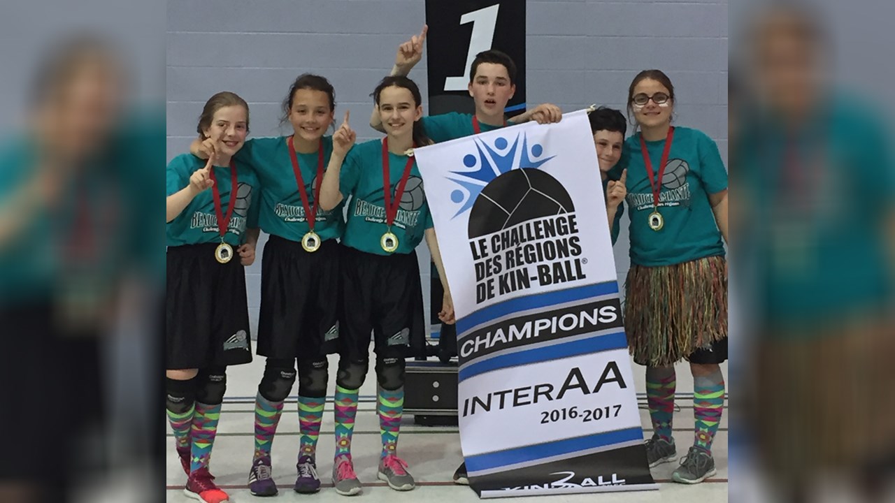 Dans la catégorie Inter AA, les Michouis de Black Lake ont remporté la médaille d'or