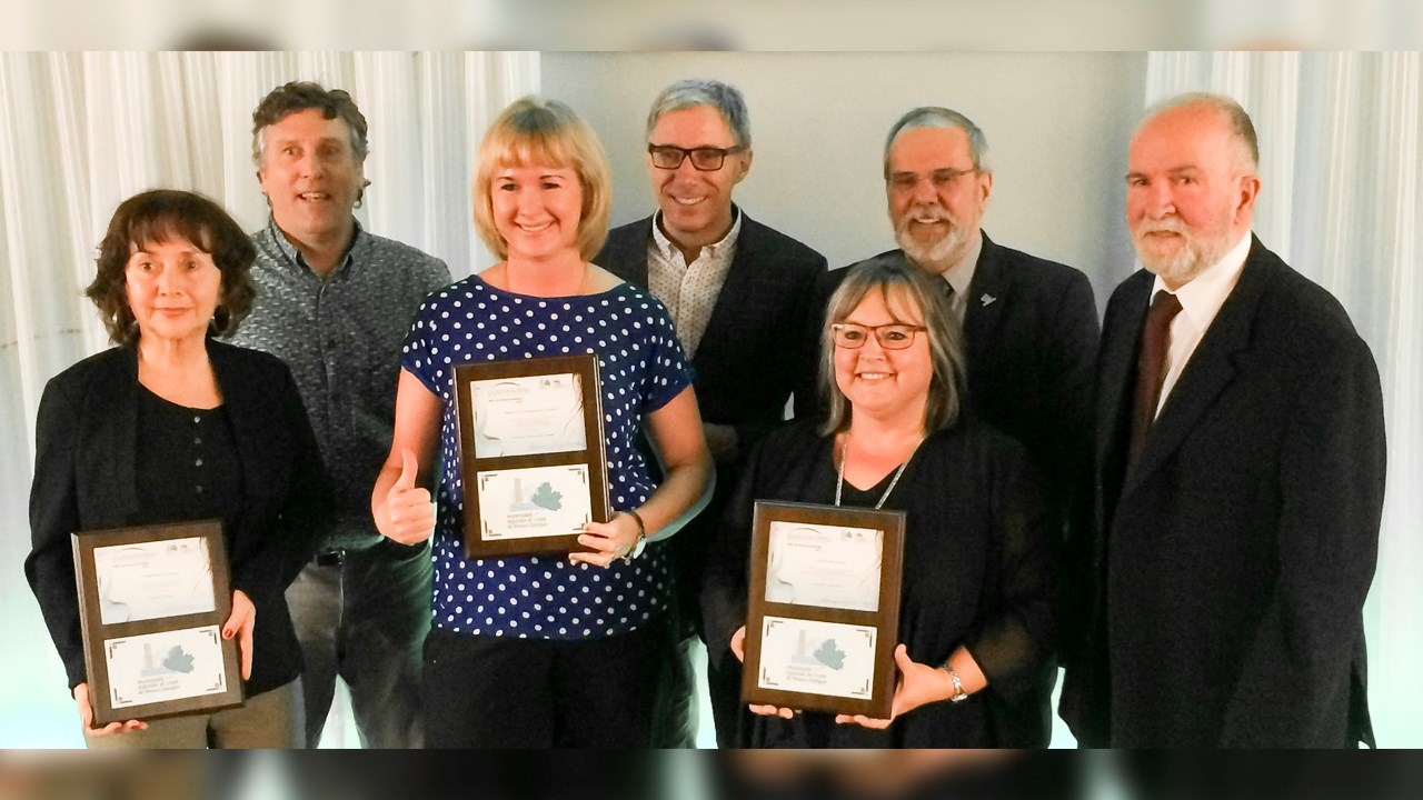 De gauche à droite : Linda Champagne, Paul Gauvin (projet « Au cœur de la rivière Chaudière »), Olga Ulanova, Luc Thibodeau (Beauce Art), Caroline Veilleux, Claude Morin (Ville Saint-Georges) et Pierre Bégin (MRC de Beauce-Sartigan)