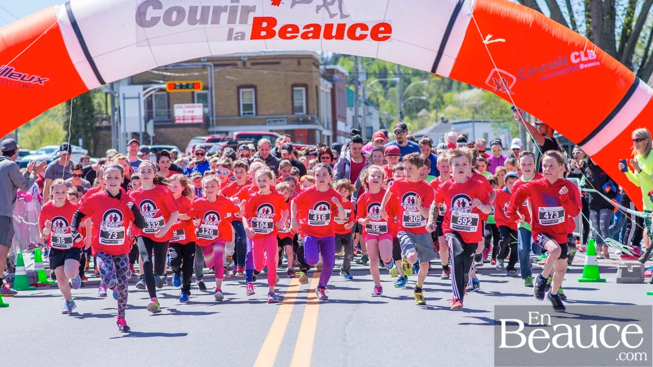 Environ 200 enfants ont couru le 2 km du Défi PSF, pour la grande joie des spectateurs