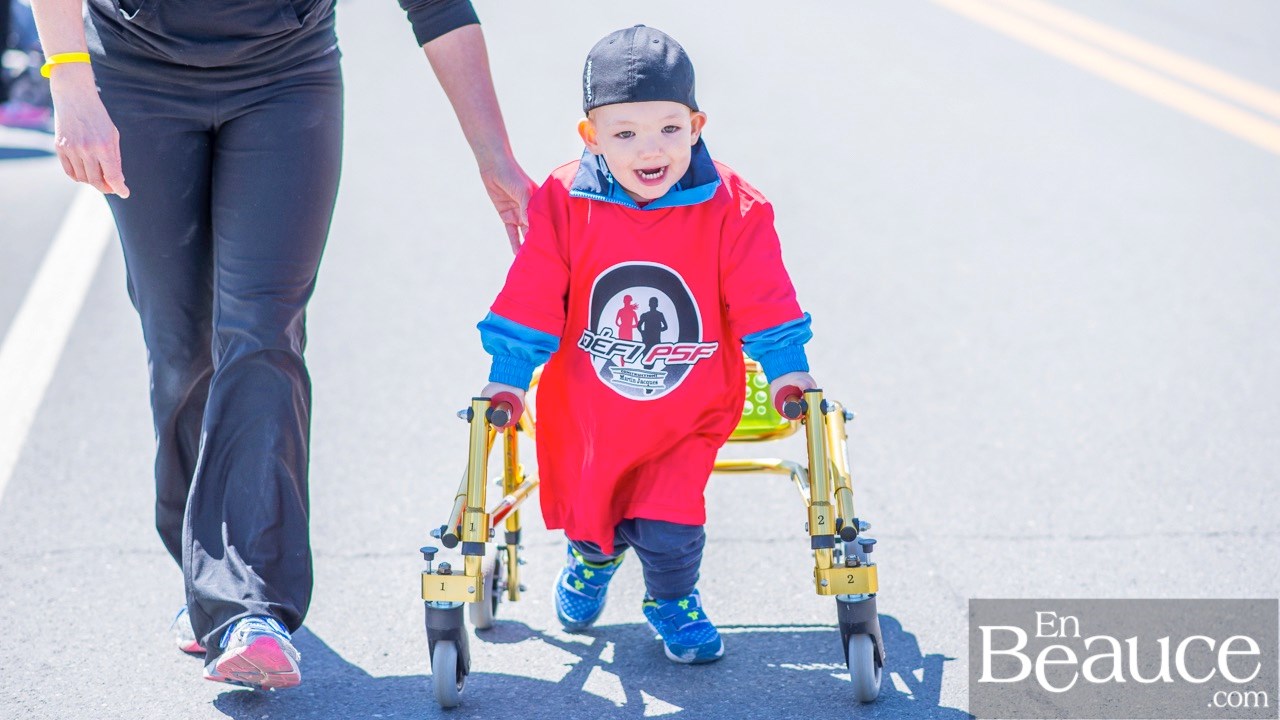 Environ 200 enfants ont couru le 2 km du Défi PSF, pour la grande joie des spectateurs