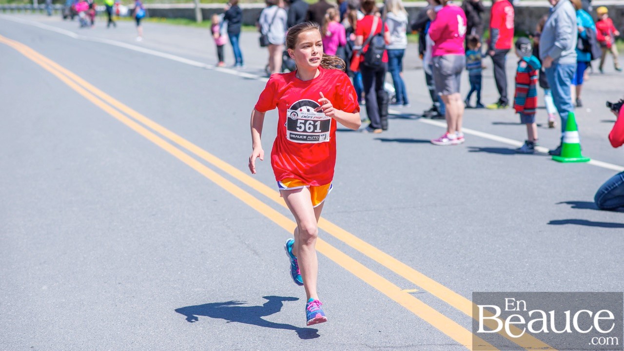 Environ 200 enfants ont couru le 2 km du Défi PSF, pour la grande joie des spectateurs