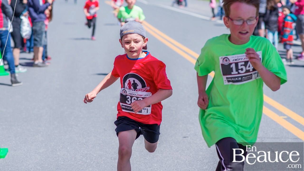 Environ 200 enfants ont couru le 2 km du Défi PSF, pour la grande joie des spectateurs
