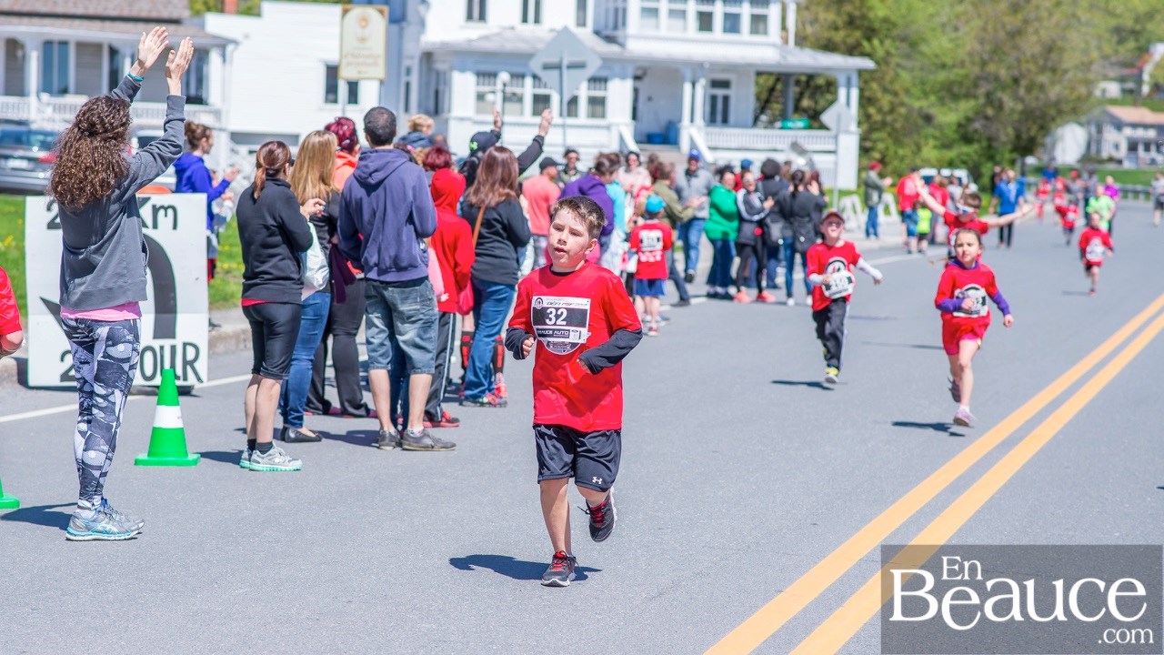 Environ 200 enfants ont couru le 2 km du Défi PSF, pour la grande joie des spectateurs