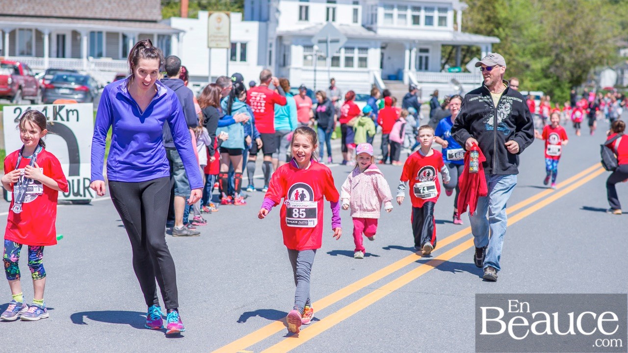 Environ 200 enfants ont couru le 2 km du Défi PSF, pour la grande joie des spectateurs
