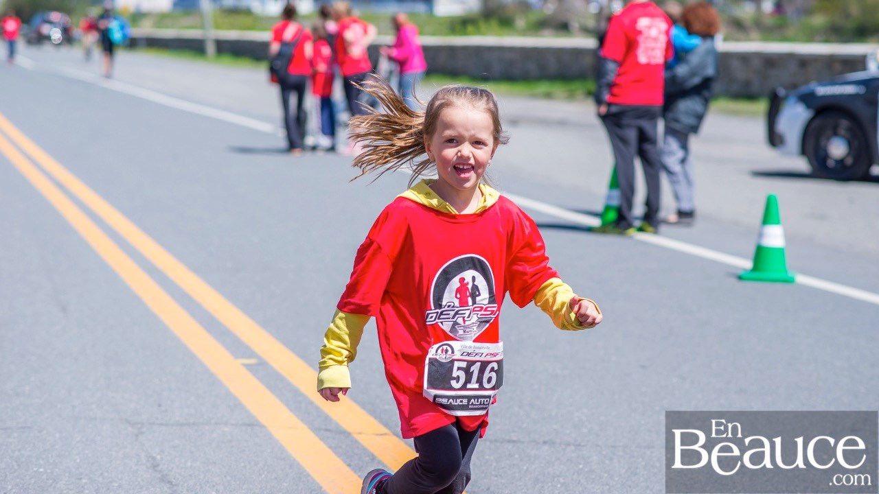Environ 200 enfants ont couru le 2 km du Défi PSF, pour la grande joie des spectateurs