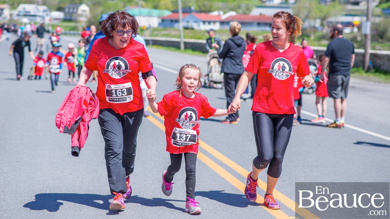 Environ 200 enfants ont couru le 2 km du Défi PSF, pour la grande joie des spectateurs