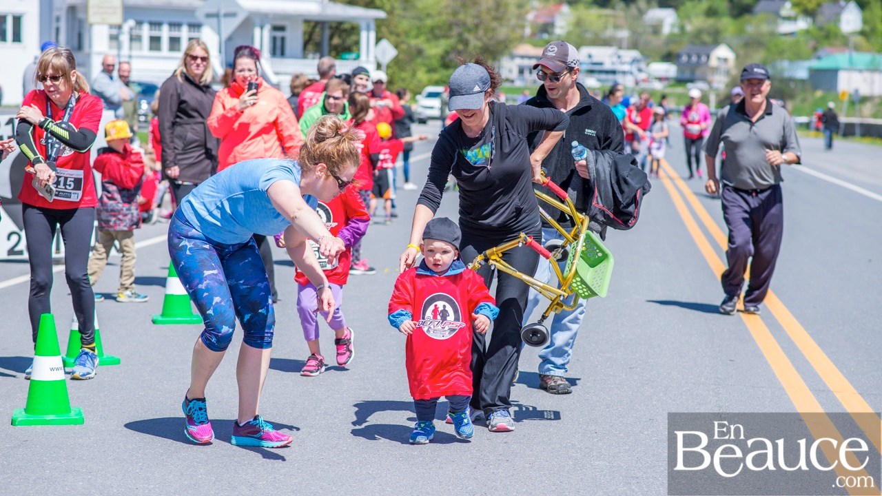Environ 200 enfants ont couru le 2 km du Défi PSF, pour la grande joie des spectateurs