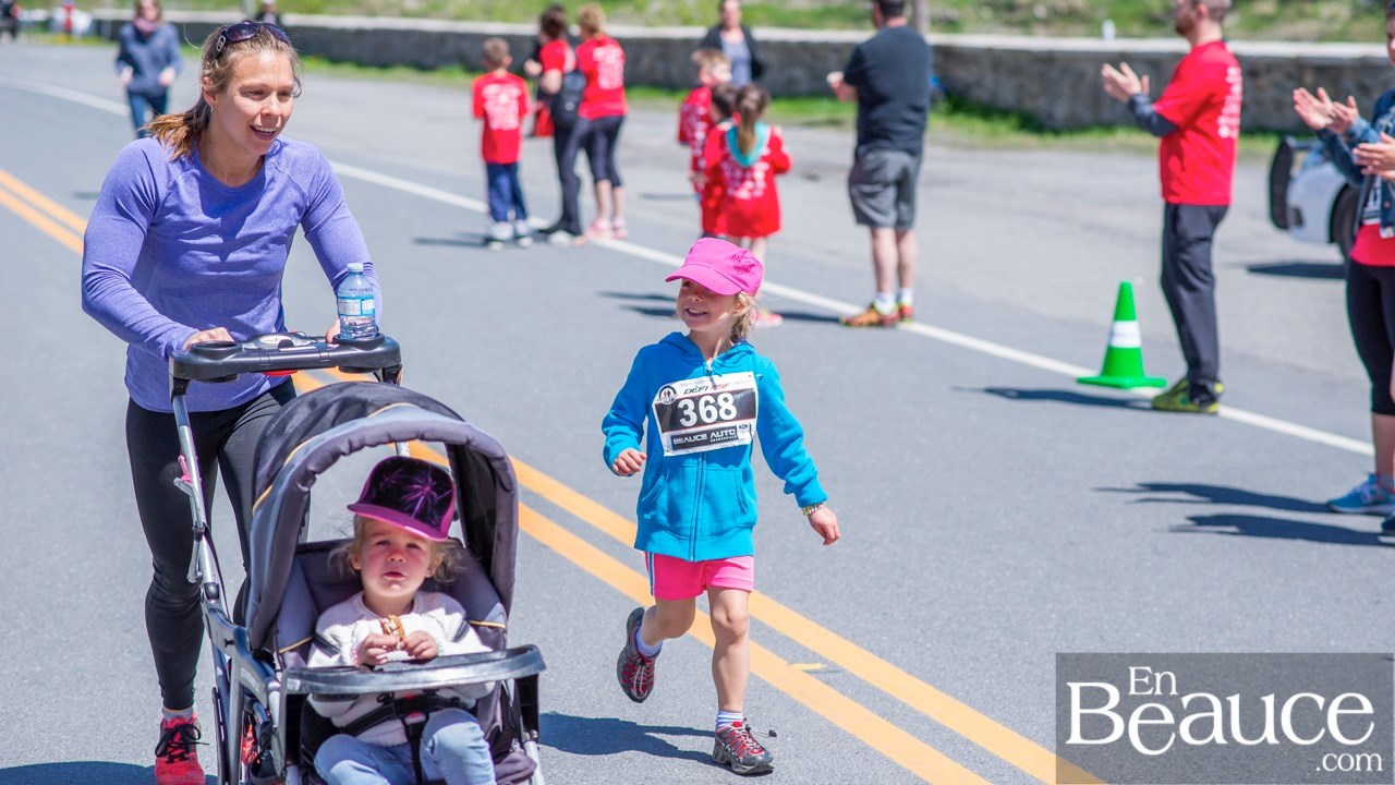 Environ 200 enfants ont couru le 2 km du Défi PSF, pour la grande joie des spectateurs
