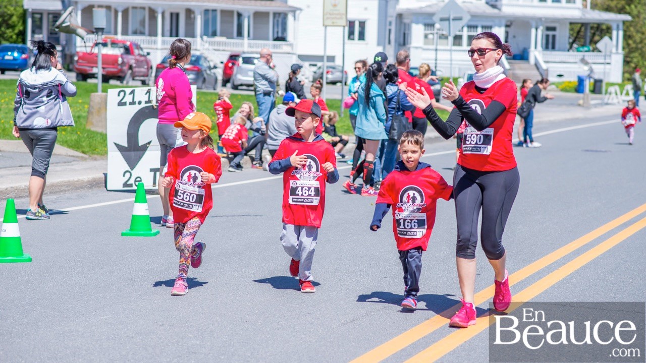 Environ 200 enfants ont couru le 2 km du Défi PSF, pour la grande joie des spectateurs