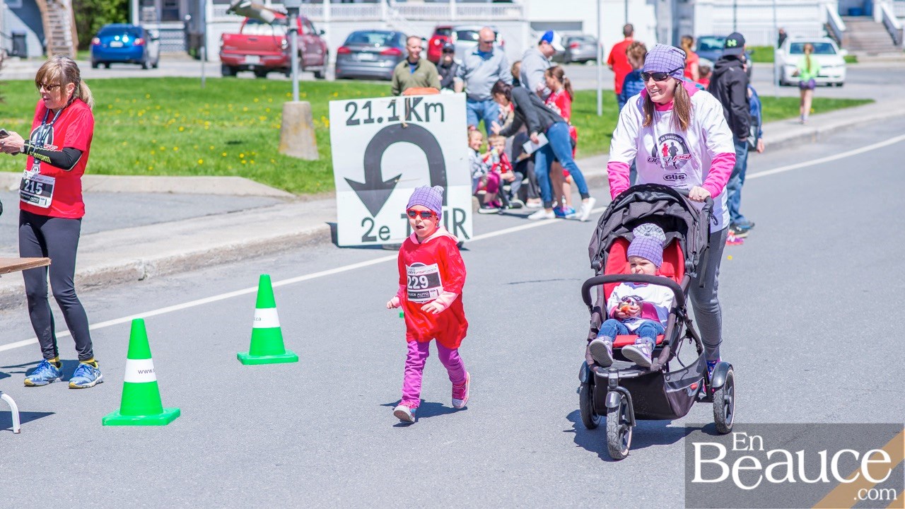 Environ 200 enfants ont couru le 2 km du Défi PSF, pour la grande joie des spectateurs