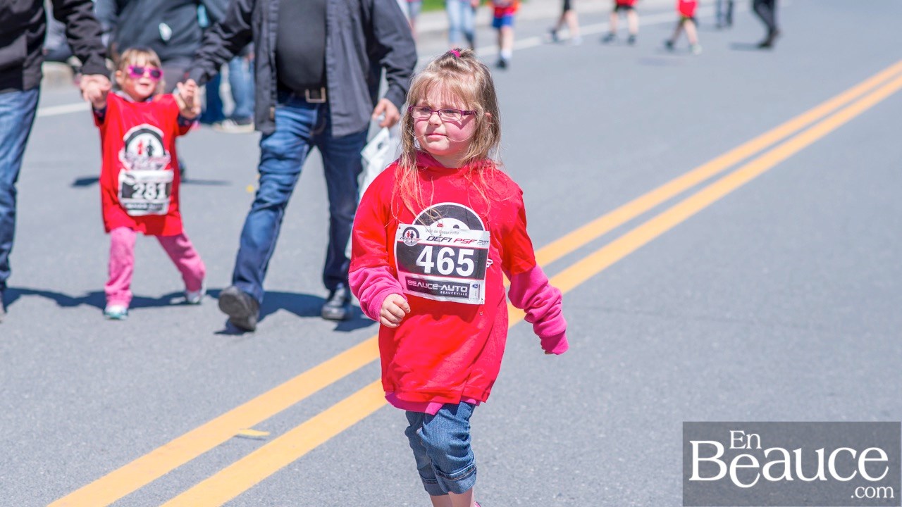 Environ 200 enfants ont couru le 2 km du Défi PSF, pour la grande joie des spectateurs