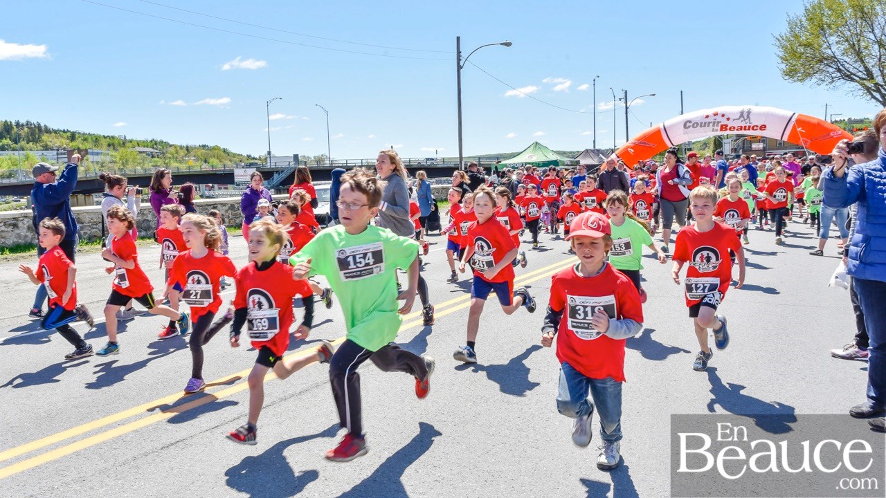 Environ 200 enfants ont couru le 2 km du Défi PSF, pour la grande joie des spectateurs