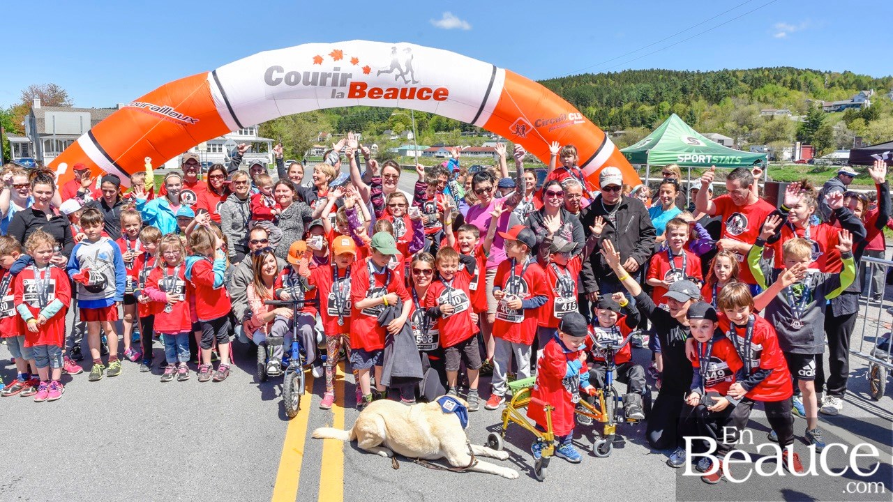 Environ 200 enfants ont couru le 2 km du Défi PSF, pour la grande joie des spectateurs