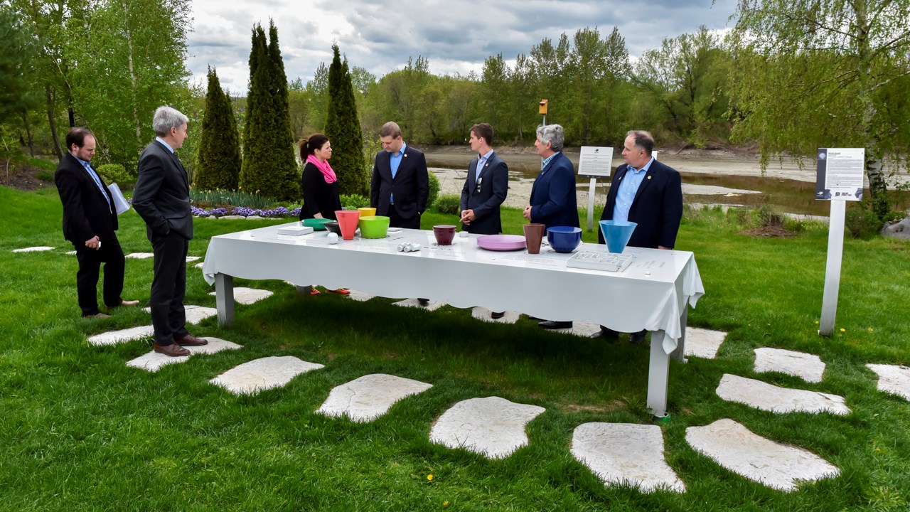 Le ministre de la culture en visite à St-Georges pour les sculptures de Beauce Art