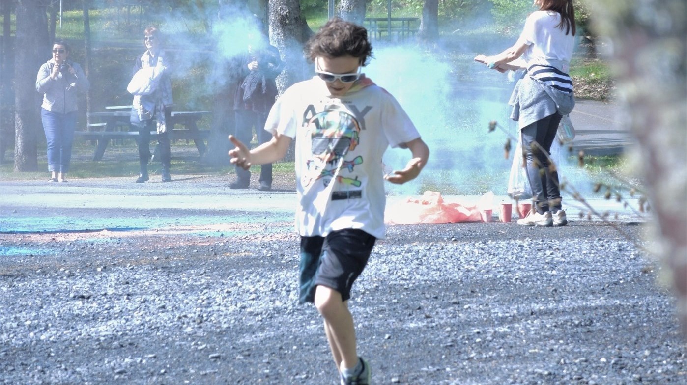 Succès pour la deuxième édition de la course colorée déguisée au Parc des Sept-Chutes