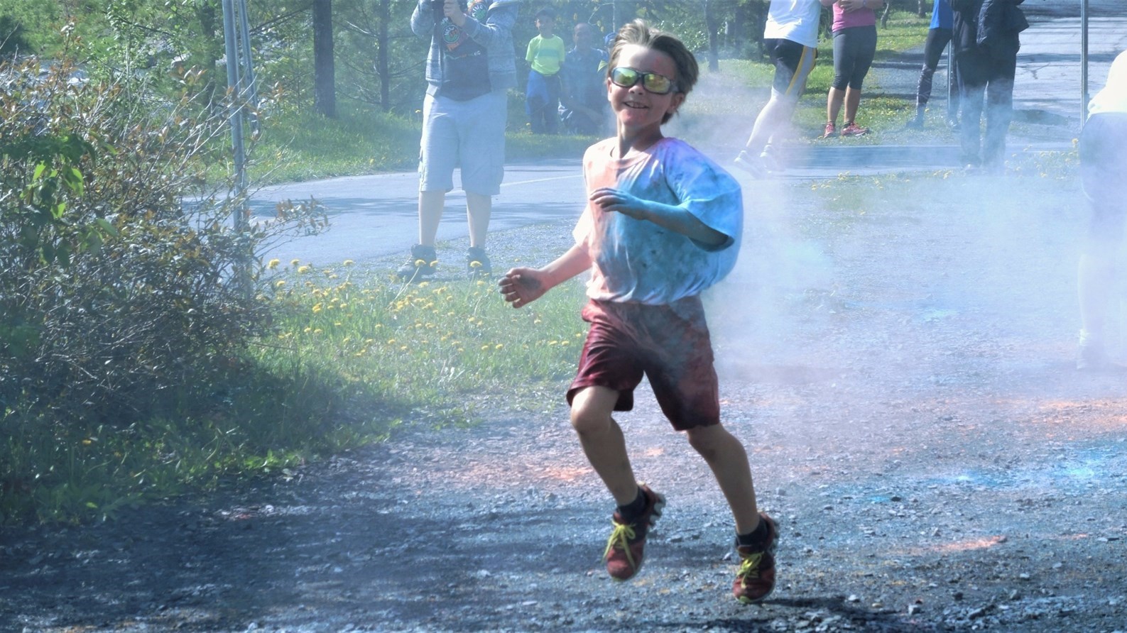 Succès pour la deuxième édition de la course colorée déguisée au Parc des Sept-Chutes