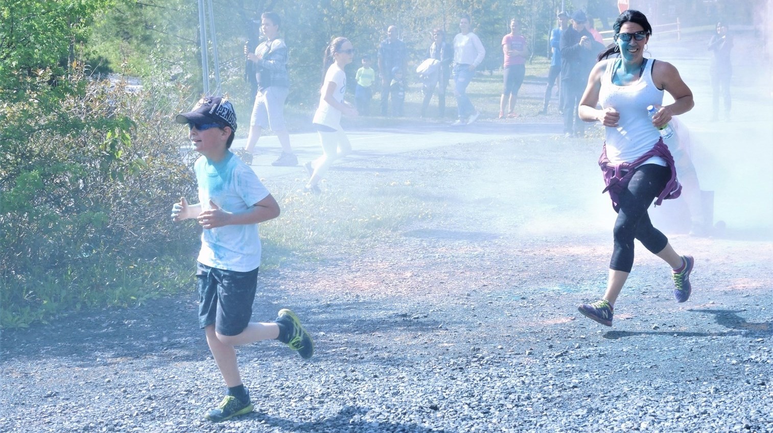 Succès pour la deuxième édition de la course colorée déguisée au Parc des Sept-Chutes