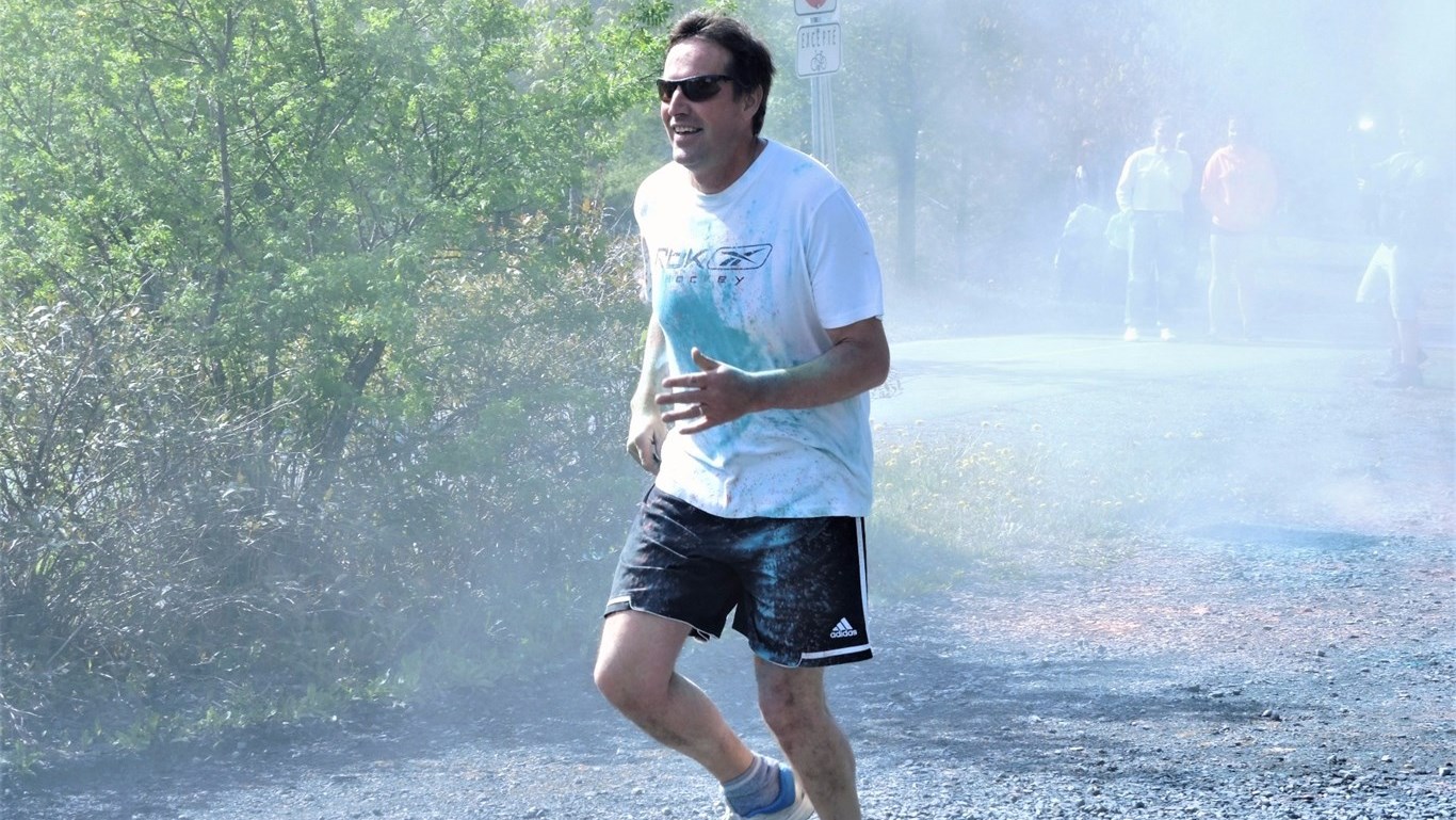 Succès pour la deuxième édition de la course colorée déguisée au Parc des Sept-Chutes