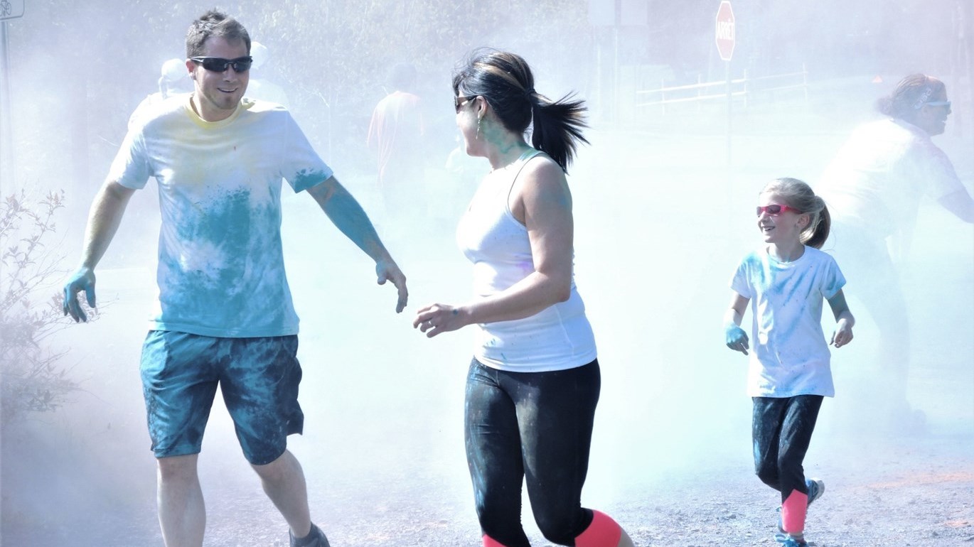 Succès pour la deuxième édition de la course colorée déguisée au Parc des Sept-Chutes