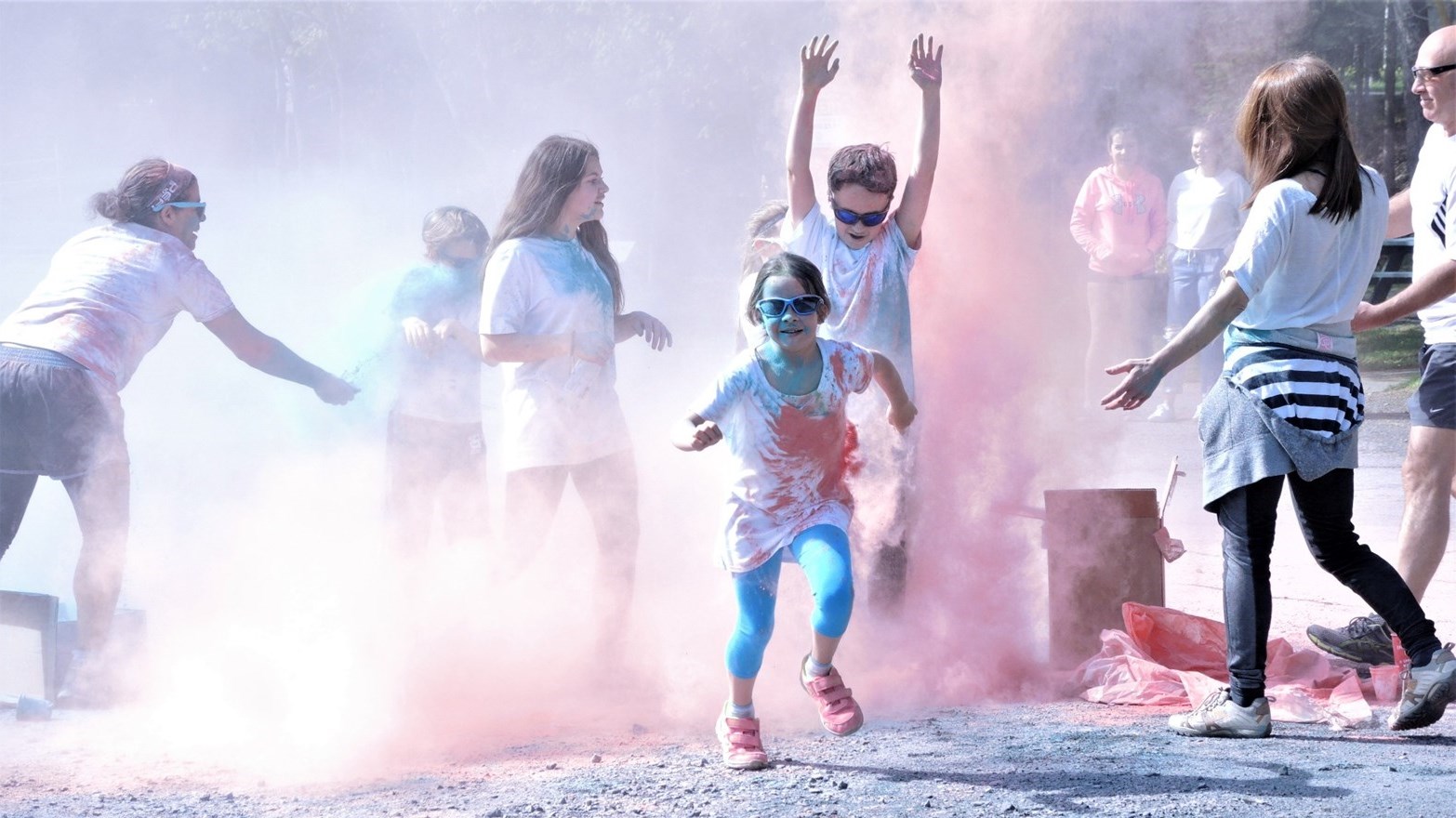 Succès pour la deuxième édition de la course colorée déguisée au Parc des Sept-Chutes