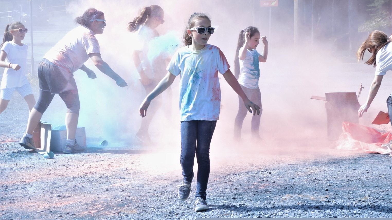 Succès pour la deuxième édition de la course colorée déguisée au Parc des Sept-Chutes