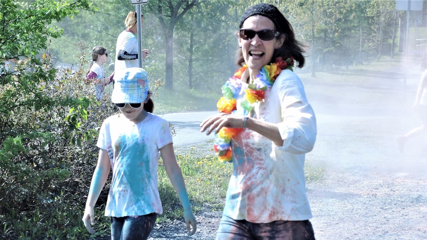 Succès pour la deuxième édition de la course colorée déguisée au Parc des Sept-Chutes