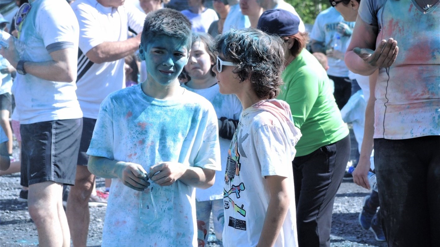 Succès pour la deuxième édition de la course colorée déguisée au Parc des Sept-Chutes