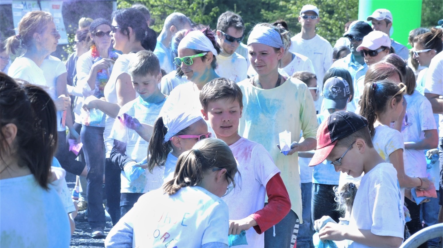 Succès pour la deuxième édition de la course colorée déguisée au Parc des Sept-Chutes
