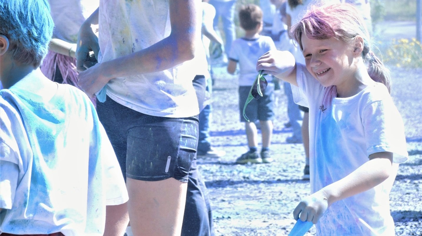 Succès pour la deuxième édition de la course colorée déguisée au Parc des Sept-Chutes