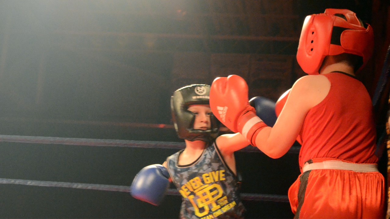 Plus de 850 personnes assistent au Super gala de boxe Dooly's